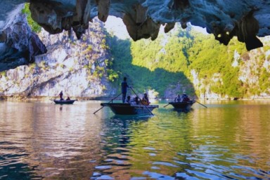 Hanoi - Halong Bay - Lan Ha bay - Dark and Bright Cave (L, D)